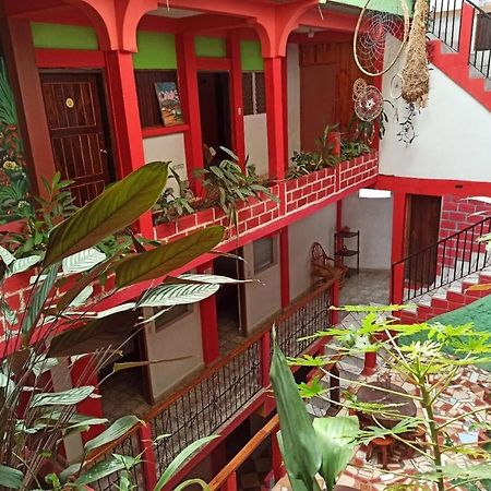 Hotel & Hostal Yaxkin Copán Екстериор снимка