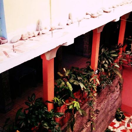 Hotel & Hostal Yaxkin Copán Стая снимка