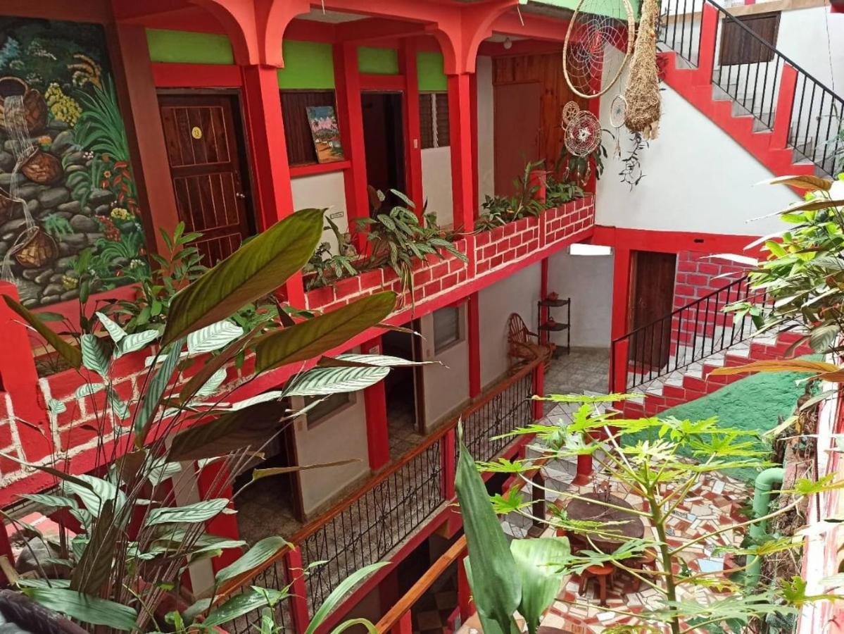 Hotel & Hostal Yaxkin Copán Екстериор снимка