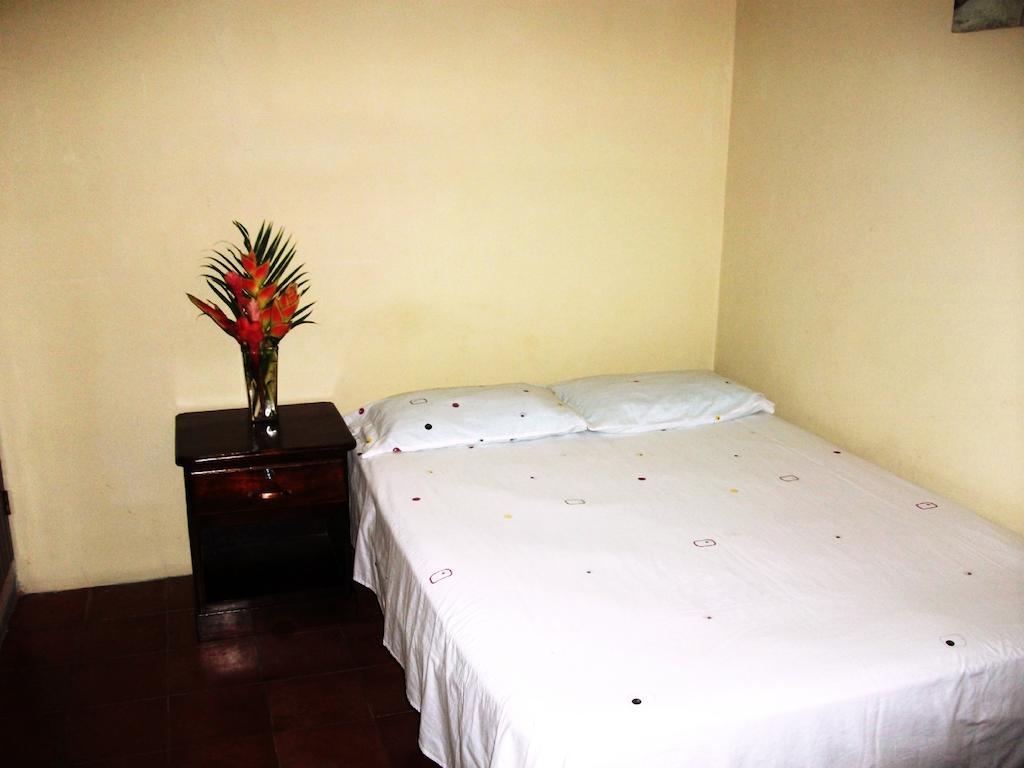 Hotel & Hostal Yaxkin Copán Стая снимка