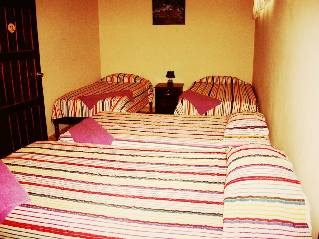 Hotel & Hostal Yaxkin Copán Стая снимка