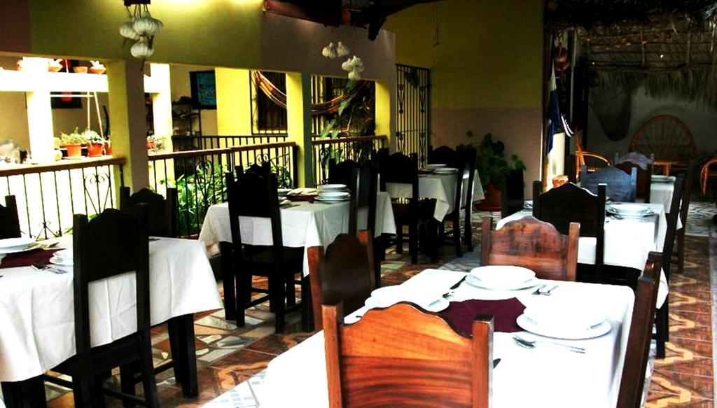 Hotel & Hostal Yaxkin Copán Екстериор снимка