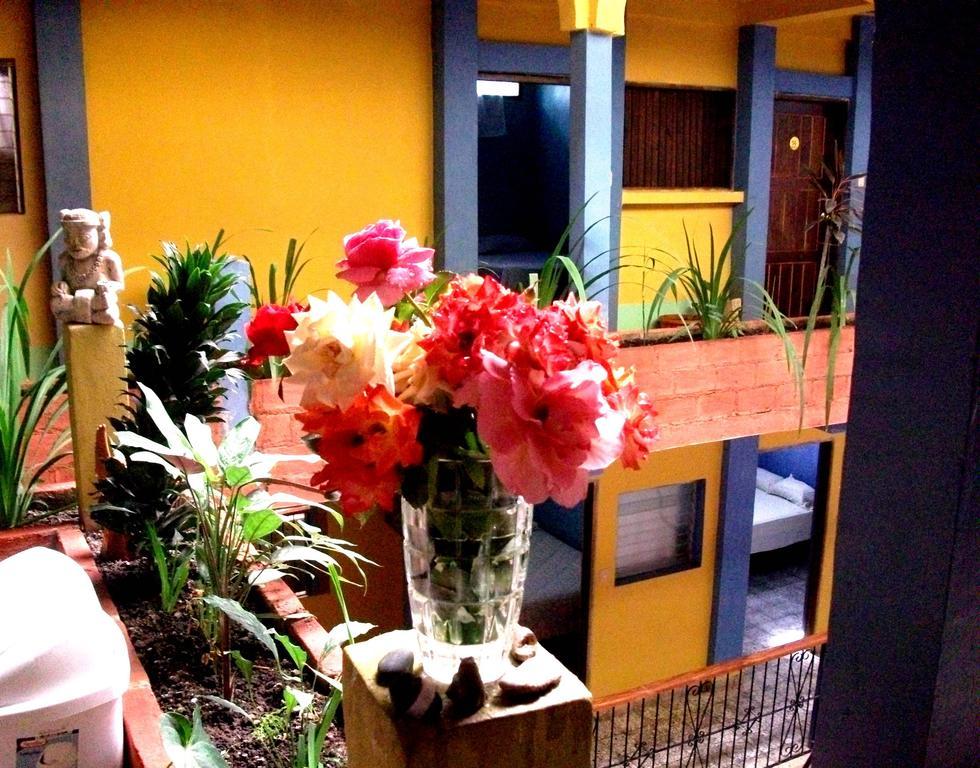 Hotel & Hostal Yaxkin Copán Екстериор снимка