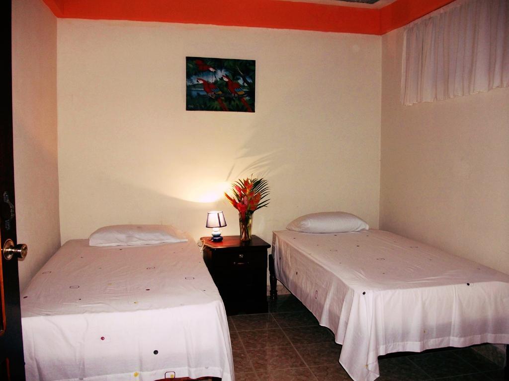 Hotel & Hostal Yaxkin Copán Екстериор снимка