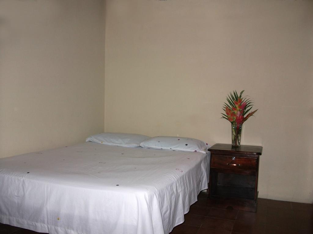 Hotel & Hostal Yaxkin Copán Екстериор снимка