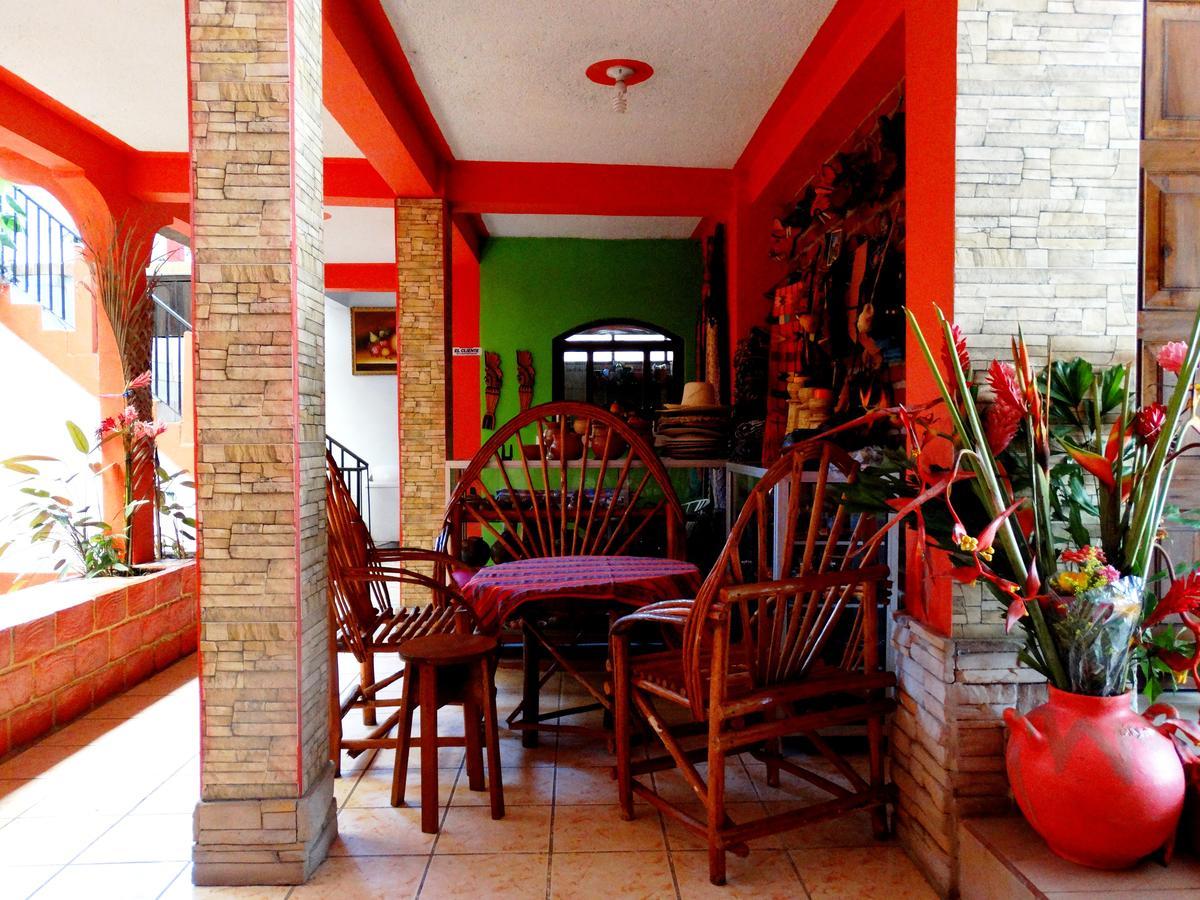 Hotel & Hostal Yaxkin Copán Екстериор снимка