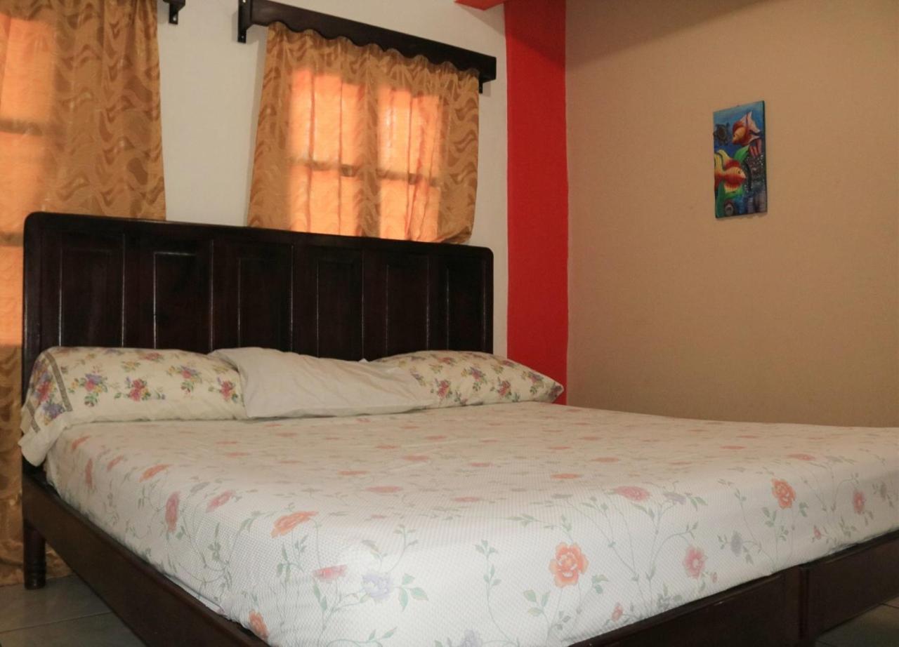 Hotel & Hostal Yaxkin Copán Екстериор снимка