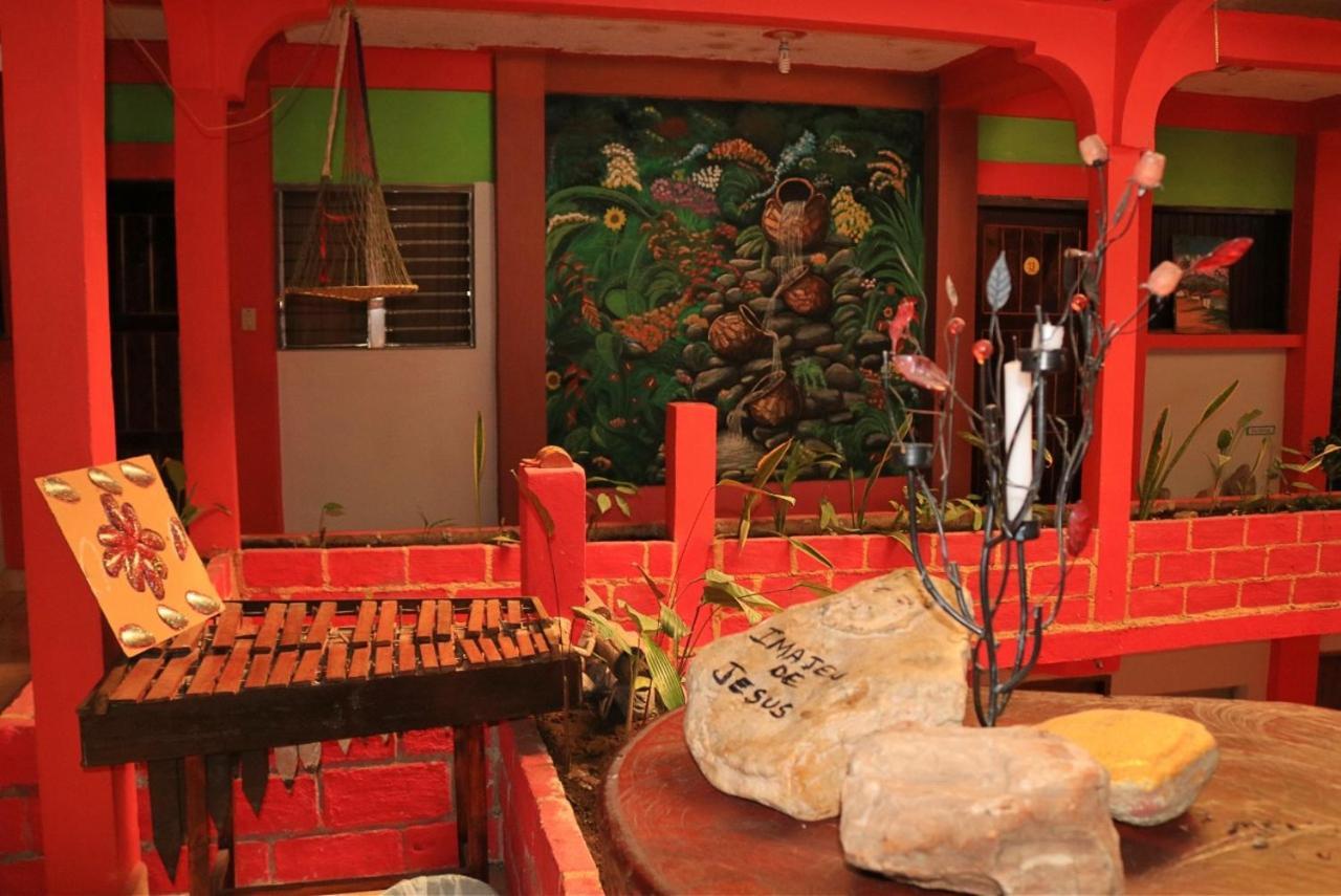Hotel & Hostal Yaxkin Copán Екстериор снимка