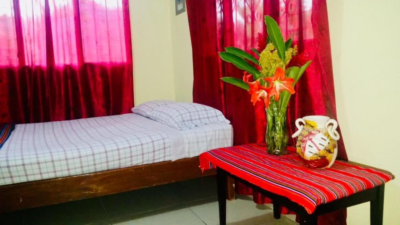 Hotel & Hostal Yaxkin Copán Екстериор снимка