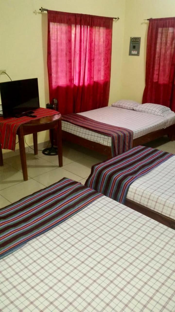 Hotel & Hostal Yaxkin Copán Екстериор снимка